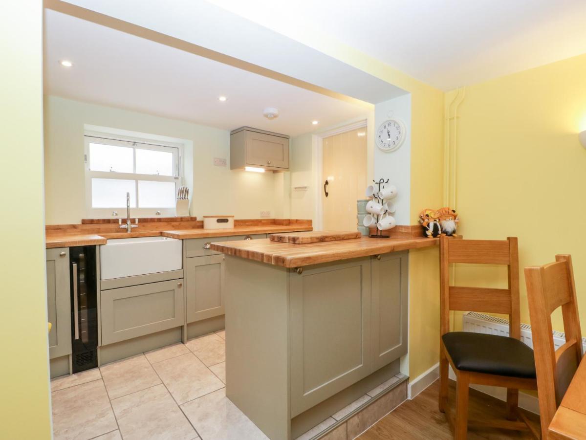 Granary Cottage Warminster Exterior photo
